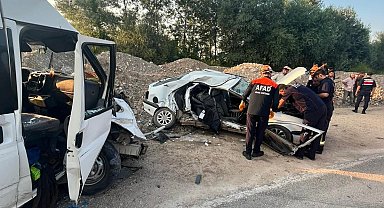 Amasya'da otomobil ile minibüs çarpıştı: 1 ölü, 3 yaralı