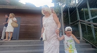 Antalya'da asansör paniği: 5'i turist 11 kişi mahsur kaldı