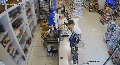 Antalya'daki zincirleme kapkaç ve gasp olayında marketteki kasiyer yaşadığı şoku anlattı