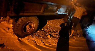 Artvin'de gece etkili olan sağanak taşkınlara neden oldu