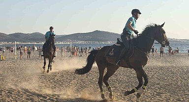 Atlı jandarma yaz sezonunda Balıkesir'de görev başında