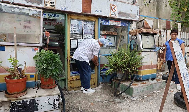 Baba hatırası olan 92 yıllık akaryakıt istasyonu nostaljik görünümüyle dikkat çekiyor