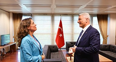 Bakan Bolat, Avrupa Otomobil Üreticileri Birliği Genel Direktörü Vries ile görüştü