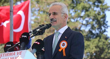 Bakan Uraloğlu: "Ayasofya ile yaşıt 1500 yıllık Sangarios Köprüsü'nü şehrimizin simgesi olarak yeniden canlandırdık"