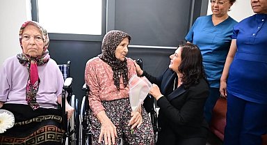 Başkan Çerçioğlu, yaşlı çınarların yanında