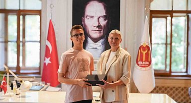 Başkan Subaşı, YKS Türkiye Birincisi Abdullah Uslu'yu belediyede ağırladı