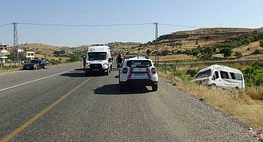 Batman'da minibüs ile otomobil çarpıştı: 11 yaralı