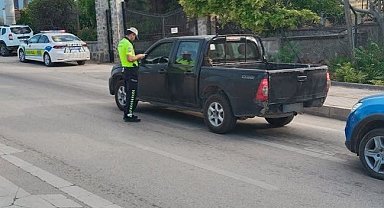 Bilecik'te 1 aranan şahıs yakalanırken 7 araç trafikten men edildi