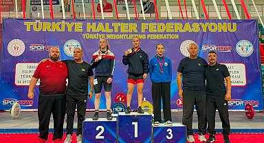 Bilecikli halterci Türkiye üçüncüsü oldu