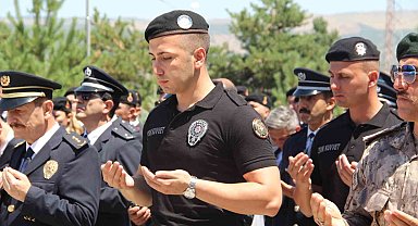 Bingöl'de 15 Temmuz şehitleri dualarla anıldı