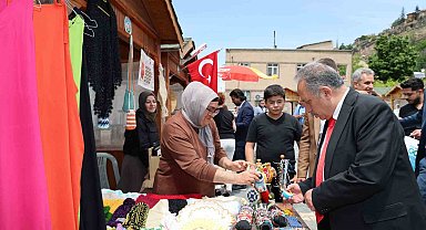 Bu Pazar Talas'ta 'Maharetli Eller' var