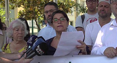 Bursa'da kızıl geyik av ihalesine geyik kostümlü protesto