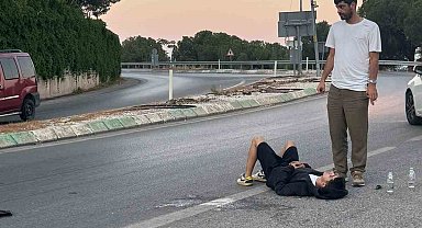 Bursa'da kontrolden çıkan motor yan yattı: 2 yaralı