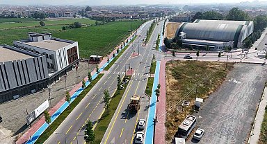 Büyükşehir, yol çizgilerini yenileyerek güvenli ulaşımı güçlendiriyor