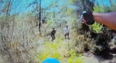 Çalıntı motosikleti su kanalına atıp kaçan şahıslar polisten kaçamadı