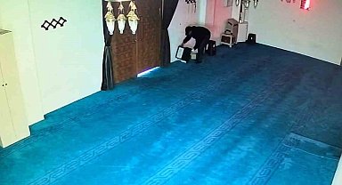 Camiye girdi, kaldırım taşıyla kırdığı yardım kutusundaki 100 bin lirayı çaldı