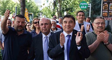 CHP'den istifa eden Kırşehir Belediye Başkanı Ekicioğlu ve teşkilatlar Yeni Parti'ye katıldı