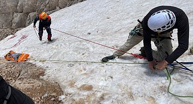 Cilo dağındaki 10 günlük kurtarma operasyonundan nefes kesen görüntüler