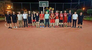 Çine'de 3x3 Sokak Basketbolu Turnuvası kupa töreniyle tamamlandı