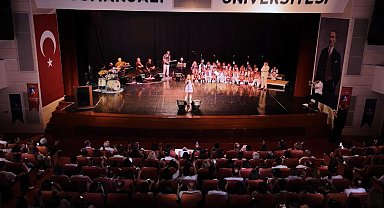 Çocuk Hematoloji ve Onkoloji Servisi'nde tedavi gören çocuklara miniklerden anlamlı destek