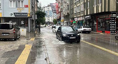 Çorum'da sağanak sonrası sokaklar göle döndü