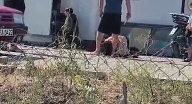 Dehşete düşüren görüntü: Karısını evlatlarının gözü önünde bıçakla yere yatırıp hunharca dövdü
