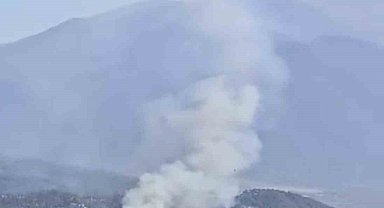 Denizli'de ormanlık alana yakın bölgede arazi yangını çıktı