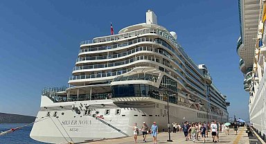 Dev kruvaziyerler Bodrum'a demir attı: 3 bin 319 turist geldi