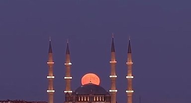 Dolunay, Selimiye Camii ile aynı karede