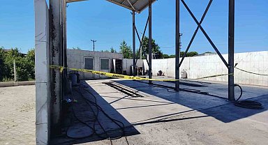 Elektik akımına kapılarak ölen baba ve oğlu gözyaşları arasında toprağa verildi