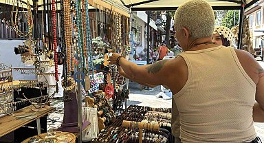 Emekli oldu hobisini dükkana yansıttı