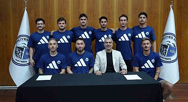 Erciyes 38 FK'dan, Bolu kampında 11 yeni transferi için imza töreni