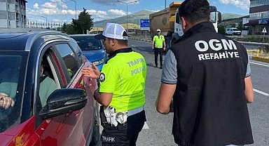 Erzincan'da 2 bin 200 sürücüye orman yangınlarına karşı bilgilendirme
