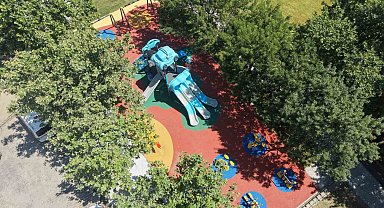 Esenyurt'ta parklar yenileniyor, çocuklar güvenle oynuyor