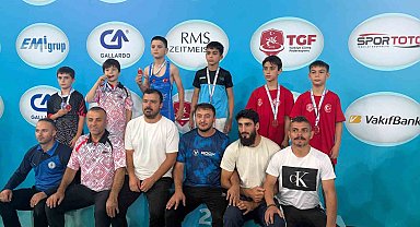 Eskişehirli minik güreşçi Ahmet Efe Aykol Türkiye 5'incisi oldu
