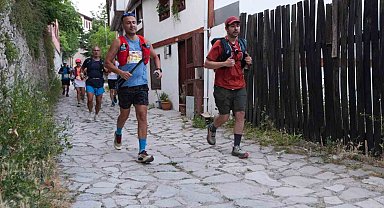 Farklı ülkelerden sporcular Safranbolu'nun tarihi sokaklarında yarışıyor