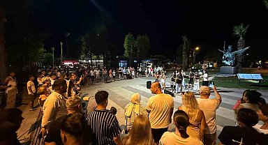 Geleceğin müzisyenleri Kemer gecelerini hareketlendirdi