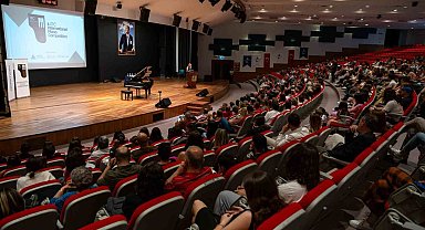 Genç piyanist Defne Sözen'den çifte şampiyonluk