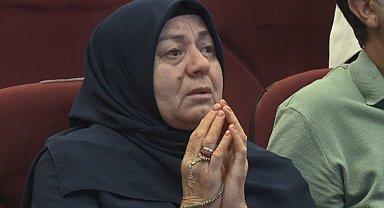 Hac kurasında ismi çıkan hacı adayları sevinçten gözyaşlarını tutamadı