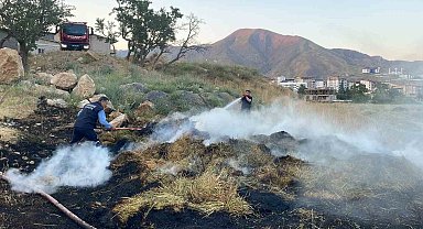 Hakkari'de ot yangını