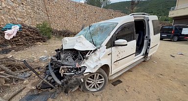 Hakkari'de trafik kazası: 3 yaralı