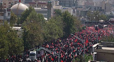 Hamaney'in cenaze alayı milyonların katılımıyla başladı