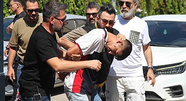 Husumetlilerine ateş açtı, yoldan geçen başkasını öldürdü