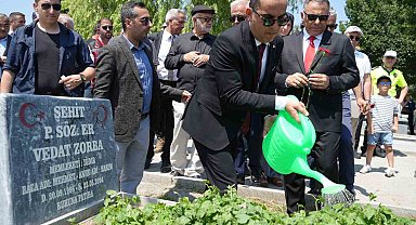Iğdır'da şehitler kabirleri başında anıldı