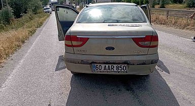 İki otomobil kafa kafaya çarpıştı: 2 yaralı