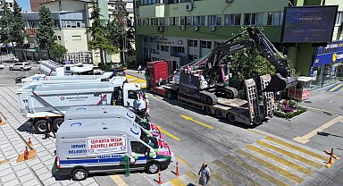 Isparta Belediyesi'nin araç filosuna 6 yeni araç ve iş makinesi kazandırıldı