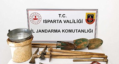 Isparta'da jandarmadan kaçak kazı operasyonu