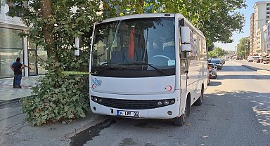 İstanbul'da 3 gündür aranan adam park halindeki servis aracında ölü bulundu