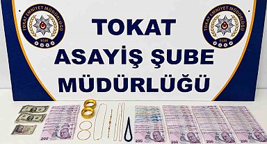 İstanbul'dan temin ettikleri sahte altınları Tokat'ta bozmak isterken yakalandılar