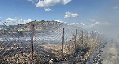 İzmir'de korkutan yangın: Alevler evlere ve ağıllara kadar ulaştı